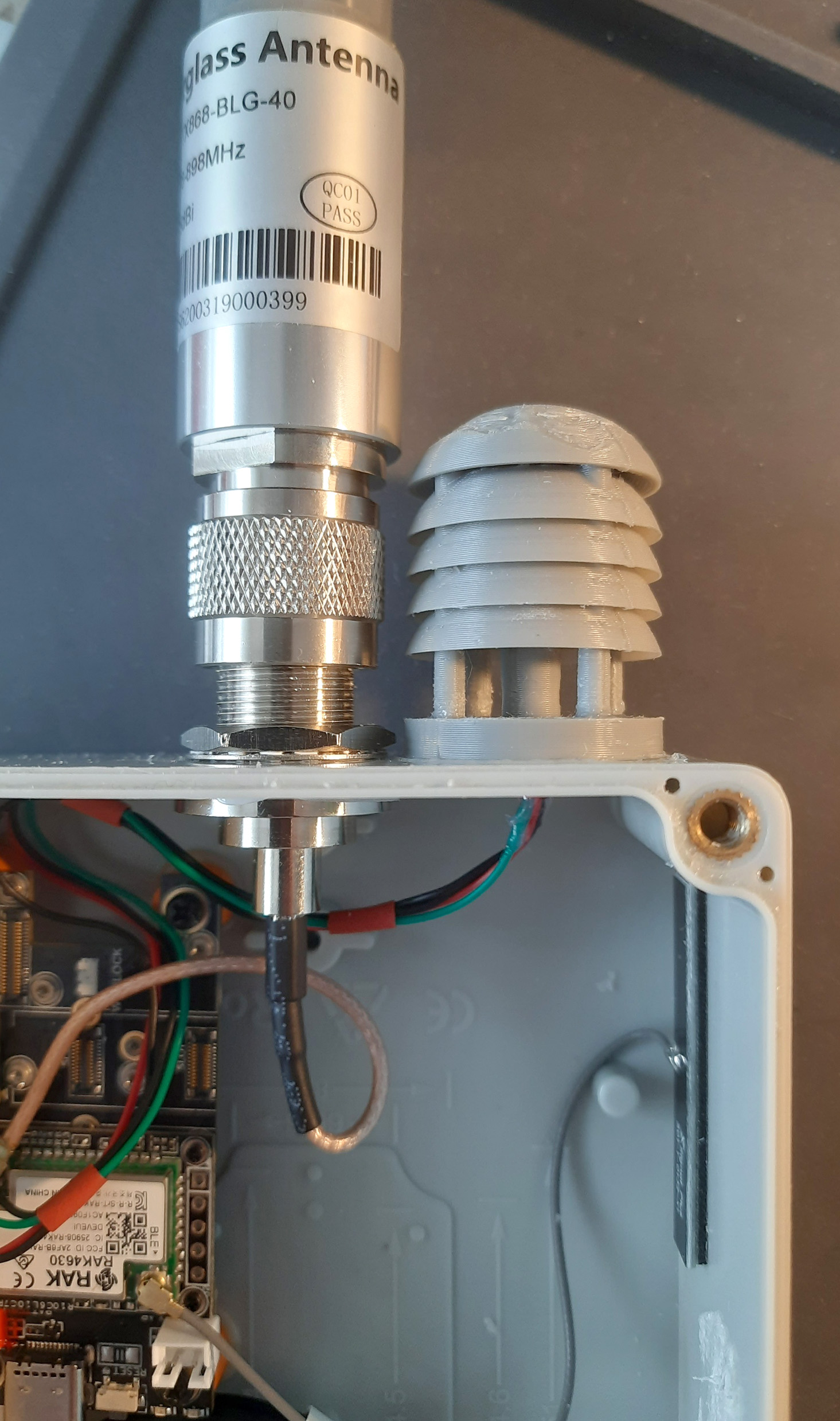BME280-Sensor montiert am Node-Gehäuse